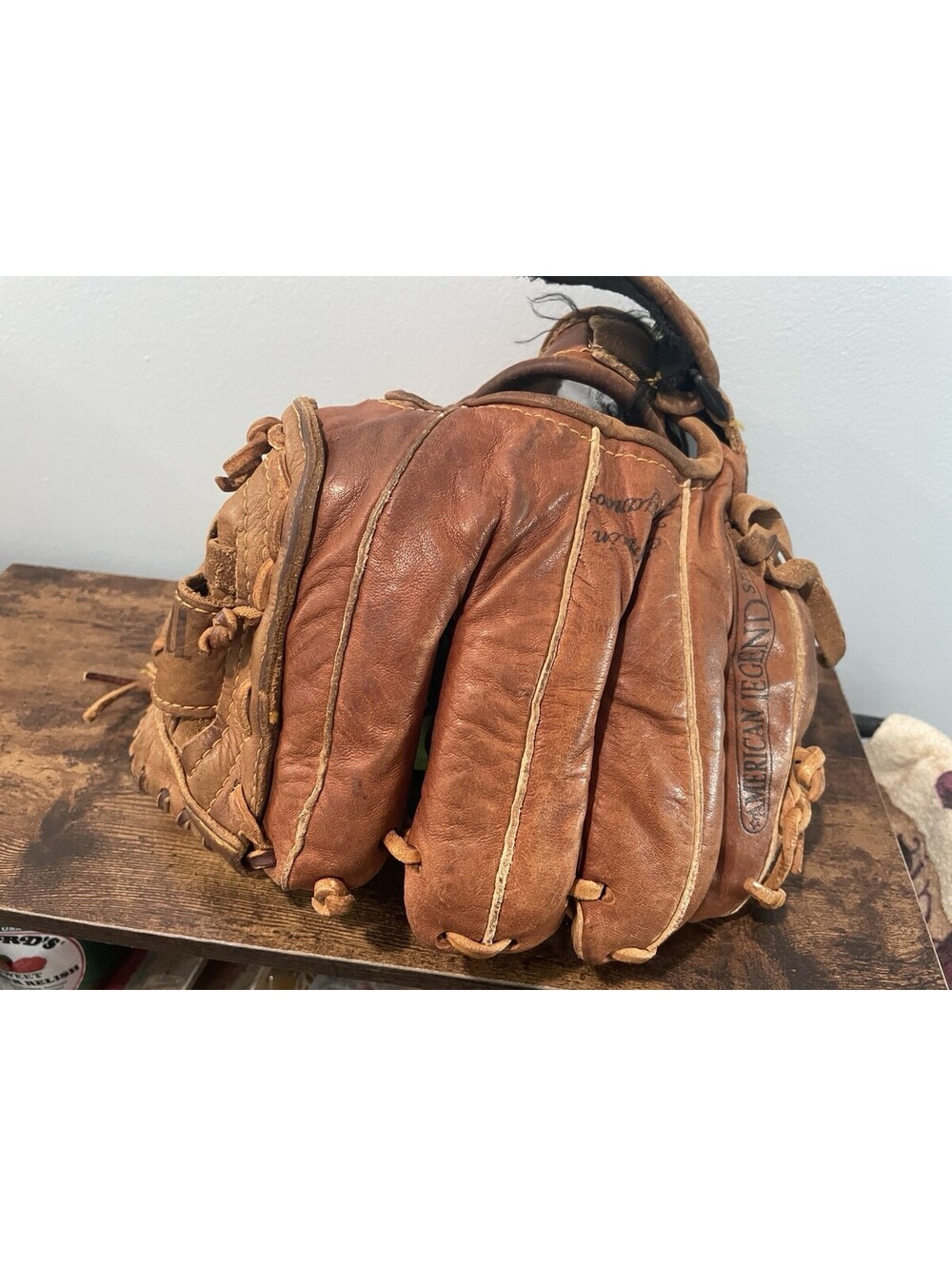 Nakona Buckaroo ProBolt Baseball Glive American Legend Series RHT 12.5 USA